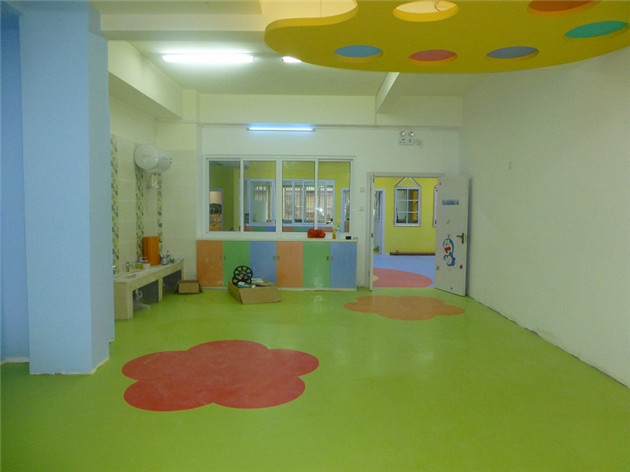 幼兒園拼花塑膠地板施工